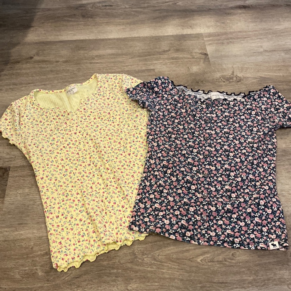 Abercrombie floral tee shirts